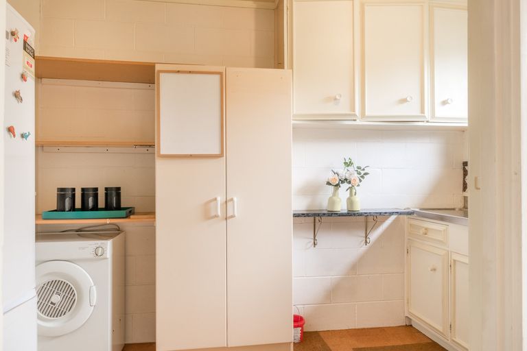 Photo of property in 1/10 Miro Street, New Lynn, Auckland, 0600