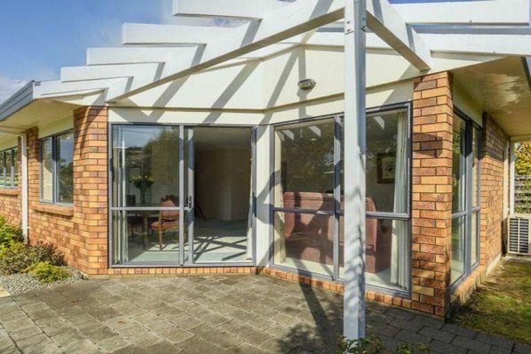 Photo of property in 8 Lynwood Place, Brookfield, Tauranga, 3110