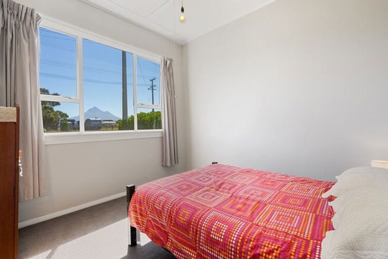 Photo of property in 62 Gisborne Terrace, Opunake, 4616