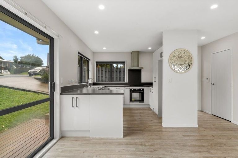 Photo of property in 20 Mcleod Road, Weymouth, Auckland, 2103