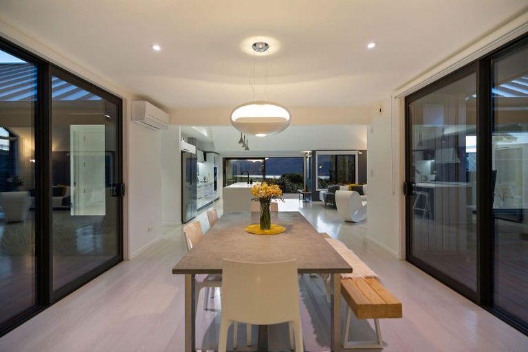 Photo of property in 37 Hackett Road, Jacks Point, Queenstown, 9371