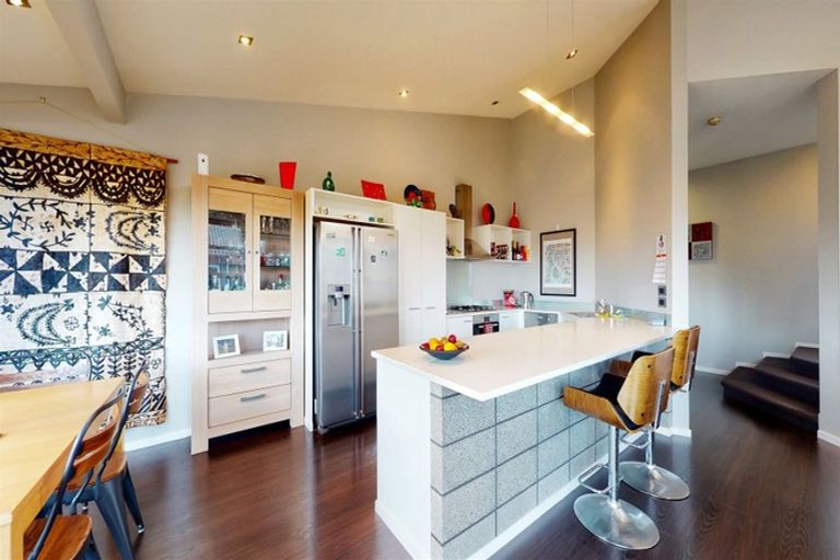 Photo of property in 94 Lake Panorama Drive, Henderson Valley, Auckland, 0612