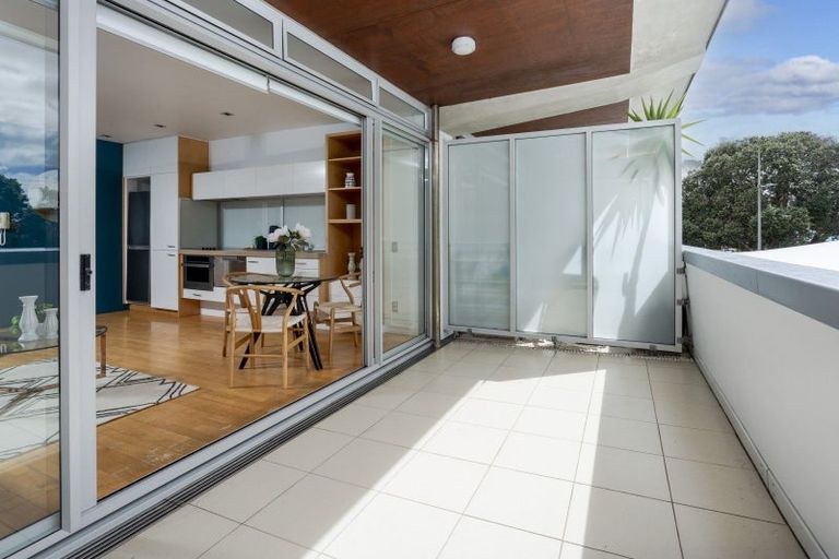 Photo of property in Ocean Breeze Apts, 4107/87 Clyde Road, Browns Bay, Auckland, 0630