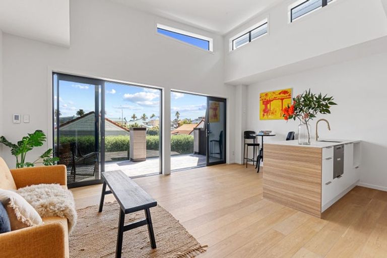 Photo of property in 8/2 Stewart Street, Raglan, 3225