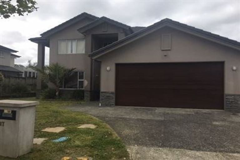 Photo of property in 17 Harrowglen Drive, Northcross, Auckland, 0632