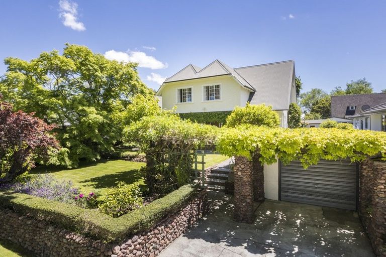 Photo of property in 31 Elmira Avenue, Hokowhitu, Palmerston North, 4410