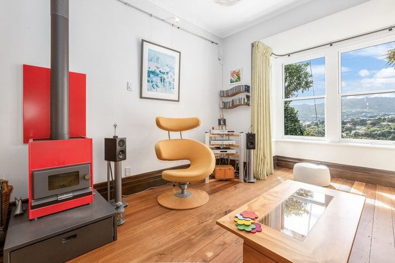 Photo of property in 125 Wadestown Road, Wadestown, Wellington, 6012