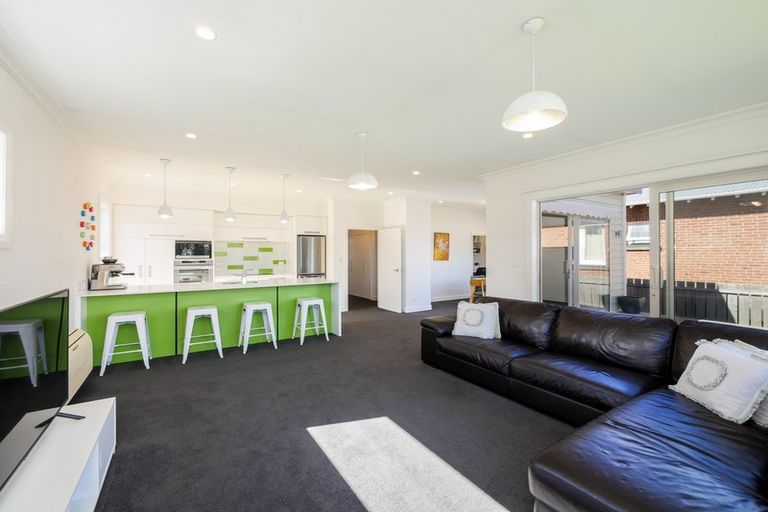 Photo of property in 52 Hargest Crescent, Saint Kilda, Dunedin, 9012