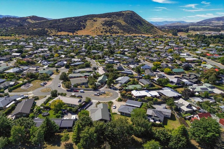 Photo of property in 27 Achilles Place, Wanaka, 9305