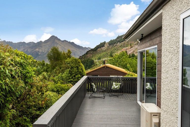 Photo of property in 8 Arawata Terrace, Fernhill, Queenstown, 9300
