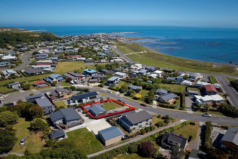 Photo of property in 48 Kotare Place, South Bay, Kaikoura, 7300