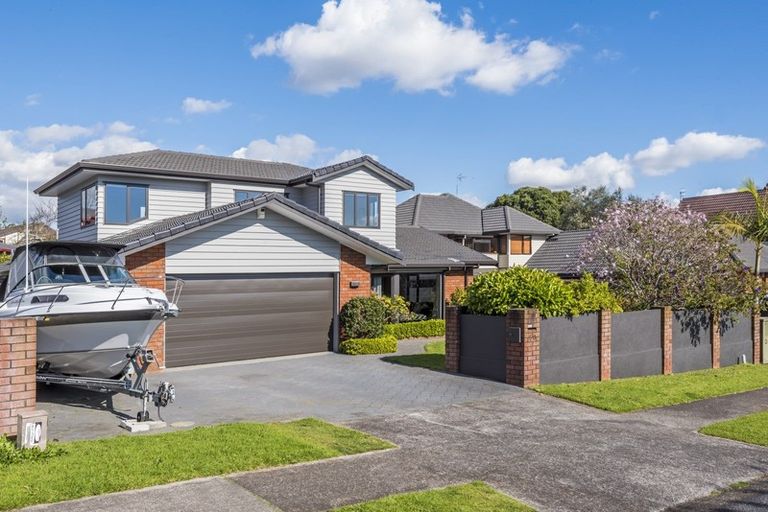 Photo of property in 50 Loloma Drive, Half Moon Bay, Auckland, 2012