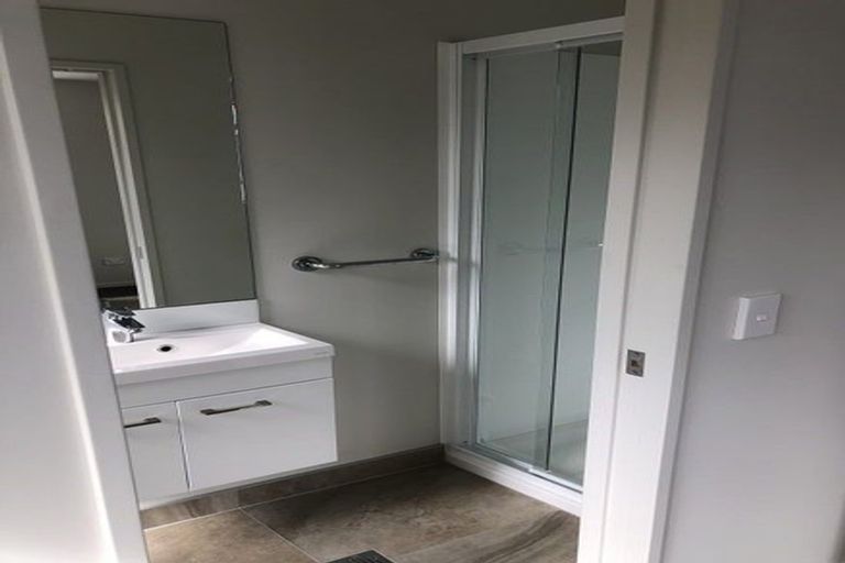 Photo of property in 60a Seymour Road, Sunnyvale, Auckland, 0612