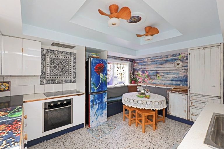 Photo of property in 37 Gillies Crescent, Waimarama, Havelock North, 4294