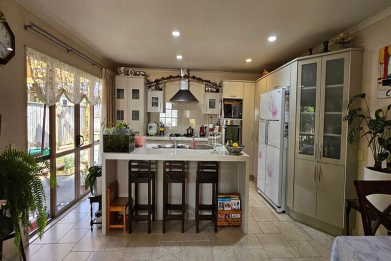 Photo of property in 4 Oswald Close, Flat Bush, Auckland, 2016