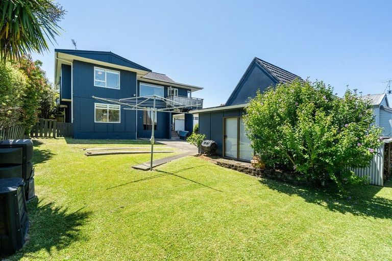 Photo of property in 22 Summit Drive, Torbay, Auckland, 0630