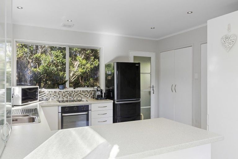 Photo of property in 19b Hicks Close, Whitby, Porirua, 5024