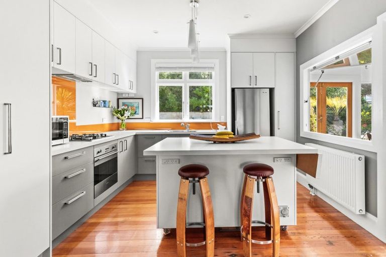 Photo of property in 117 Priestley Terrace, Bluff Hill, Napier, 4110