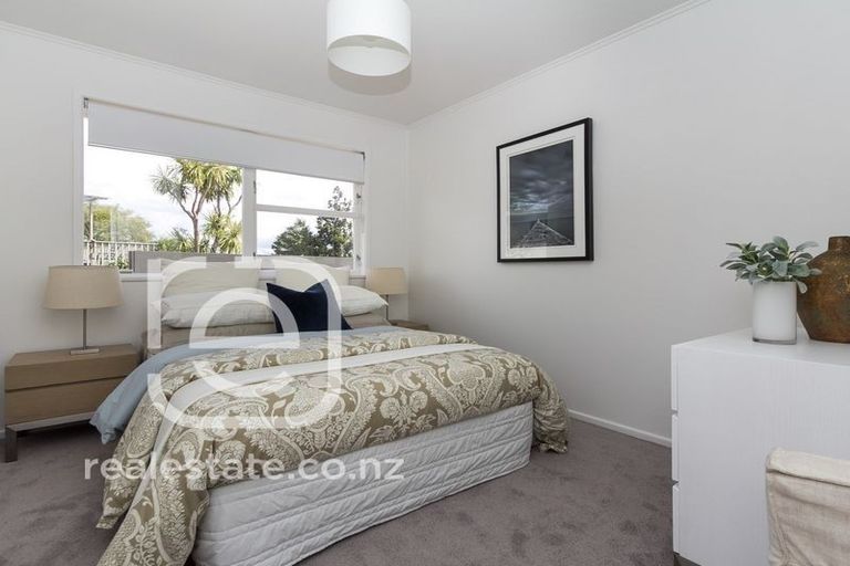 Photo of property in 8 Kea Place, Mangere Bridge, Auckland, 2022