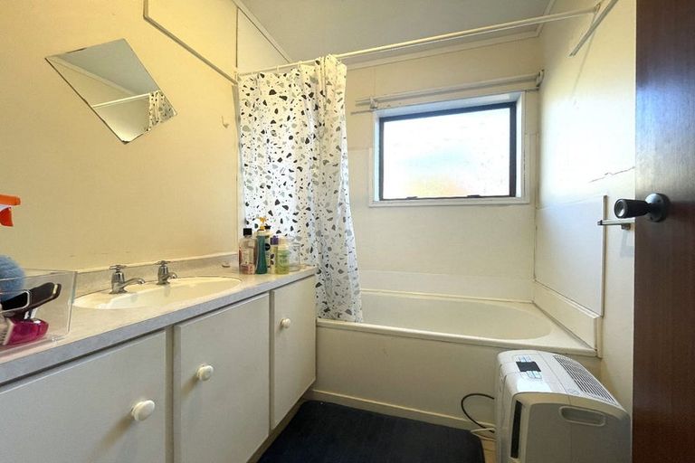 Photo of property in 2/26 Angelo Avenue, Howick, Auckland, 2014