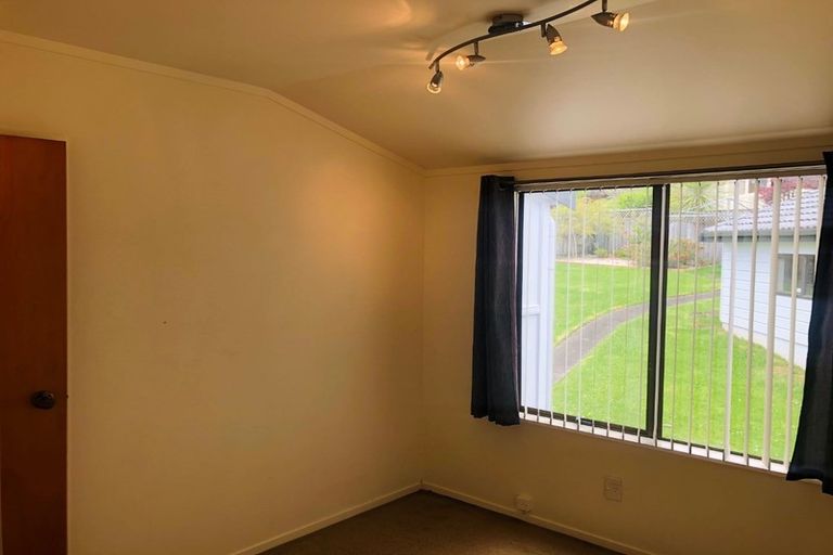 Photo of property in 26 Bronzewing Terrace, Unsworth Heights, Auckland, 0632