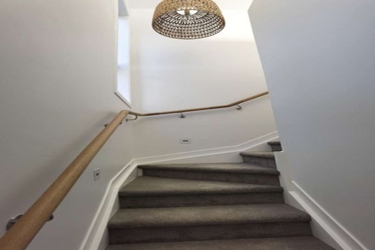 Photo of property in 3 Finesse Lane, Bucklands Beach, Auckland, 2012