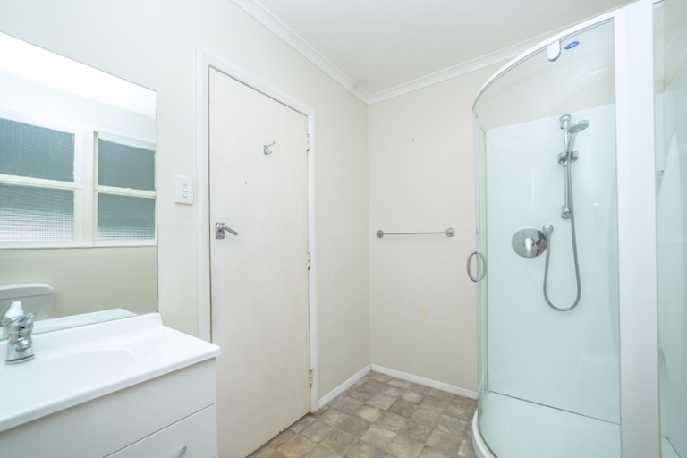 Photo of property in 79 Victoria Street, Carterton, 5713