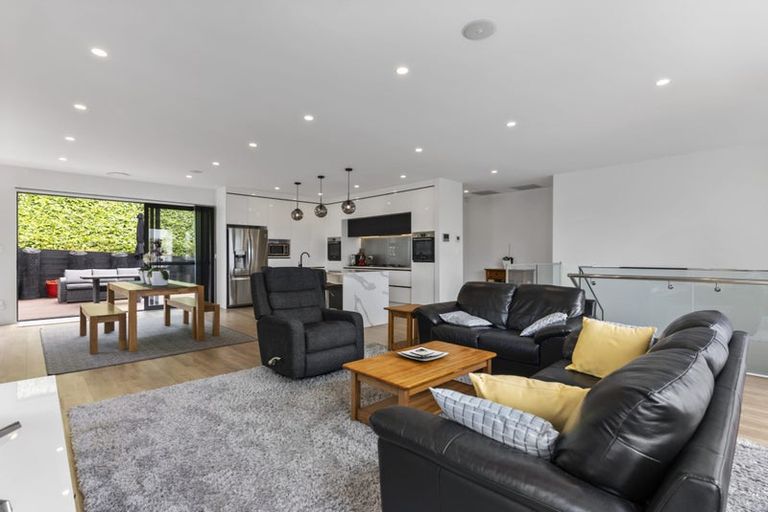 Photo of property in 146 Arran Point Parade, Orewa, 0931