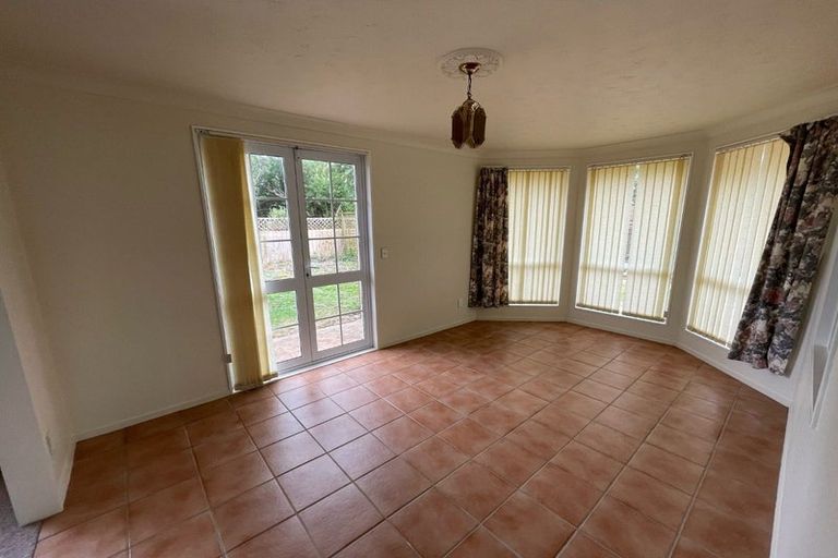 Photo of property in 22 Bearing West Court, Paraparaumu, 5032