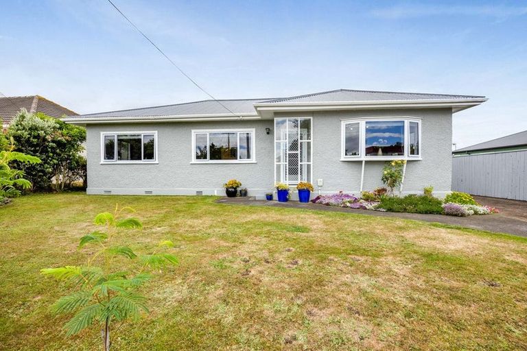 Photo of property in 18 Albion Street, Hawera, 4610