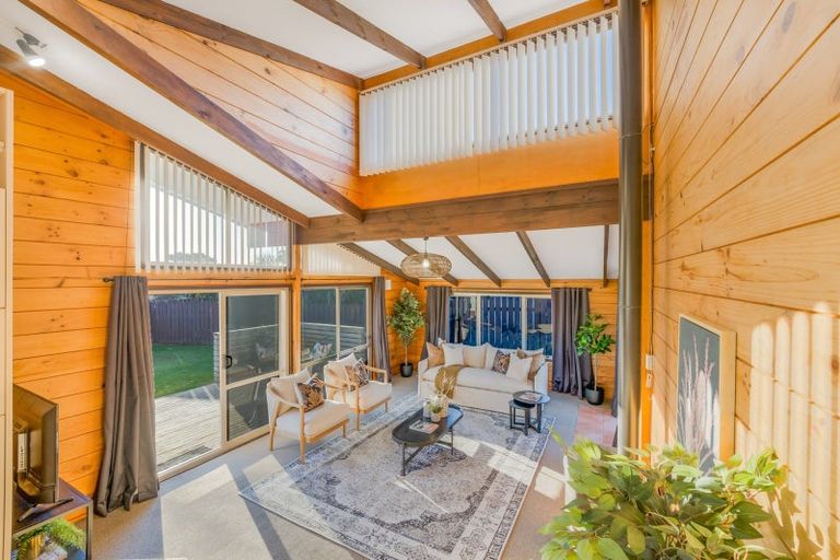 Photo of property in 3 Veale Road, Frankleigh Park, New Plymouth, 4310