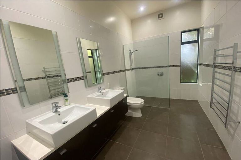 Photo of property in 68 Rame Road, Greenhithe, Auckland, 0632