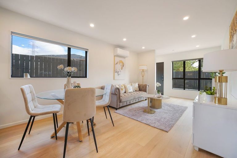 Photo of property in 8/32 Tiraumea Drive, Pakuranga, Auckland, 2010
