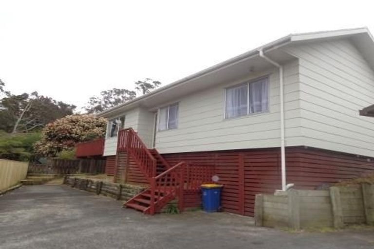 Photo of property in 13 Trengove Place, West Harbour, Auckland, 0618