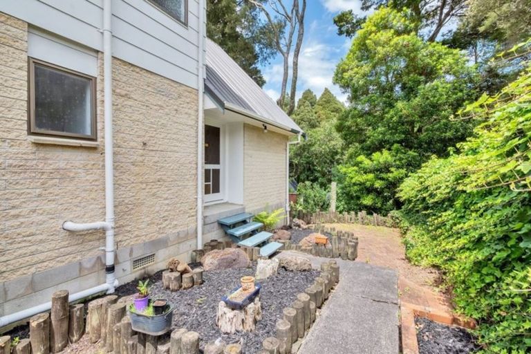 Photo of property in 2/35 Moore Street, Hillcrest, Auckland, 0627