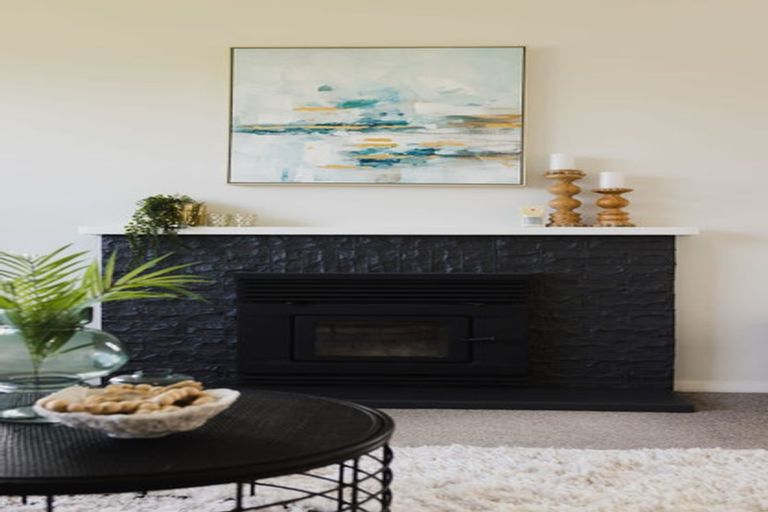 Photo of property in 13 Diamond Street, Carterton, 5713