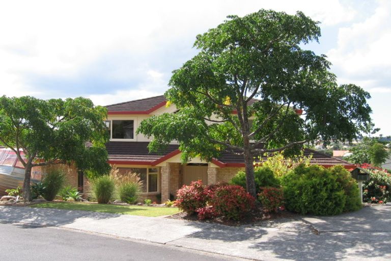 Photo of property in 33 Vermeer Place, West Harbour, Auckland, 0618