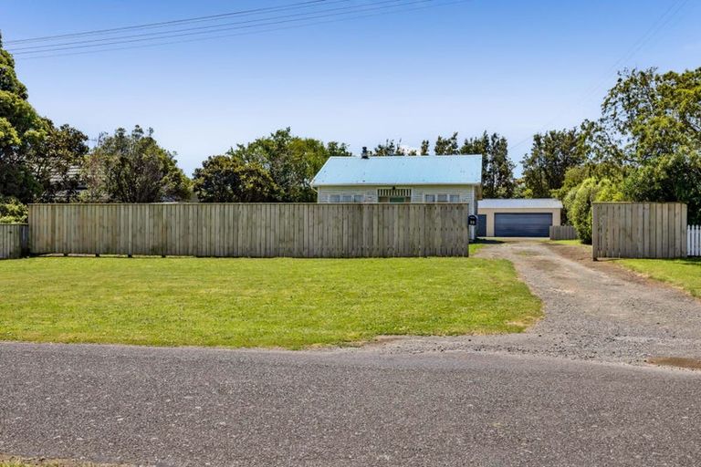 Photo of property in 33 Ngatai Street, Manaia, 4612