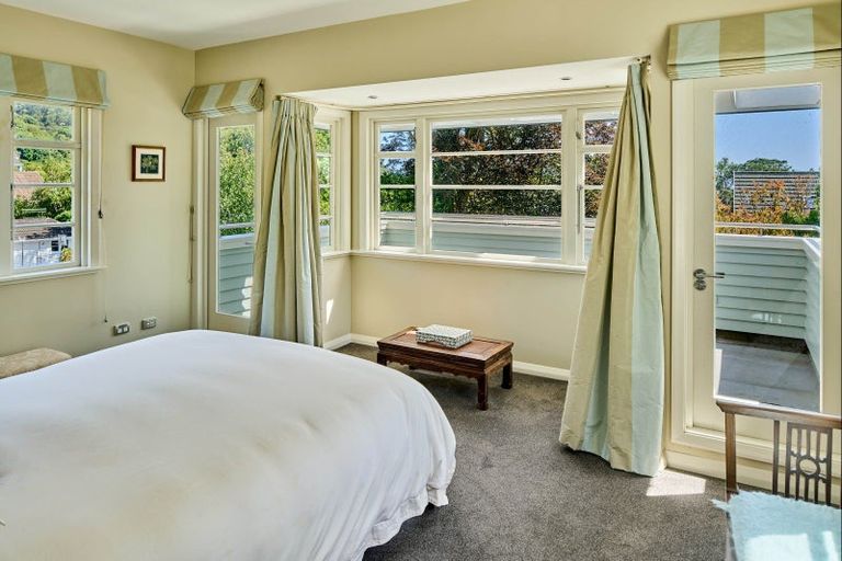 Photo of property in 33 Cheviot Road, Lowry Bay, Lower Hutt, 5013