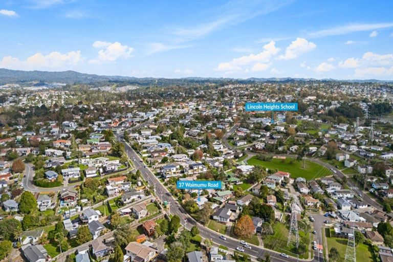 Photo of property in 37 Waimumu Road, Massey, Auckland, 0614