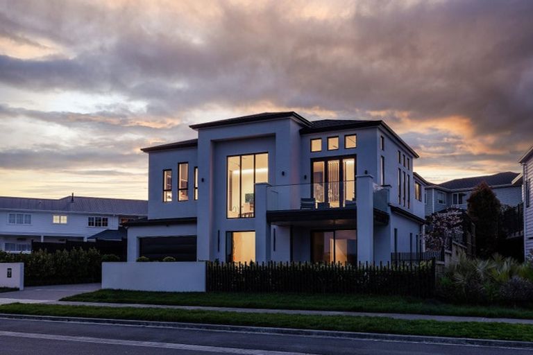 Photo of property in 112 Arran Point Parade, Orewa, 0931