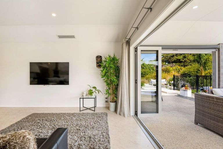 Photo of property in 1009 Kahikatea Flat Road, Waitoki, Kaukapakapa, 0871