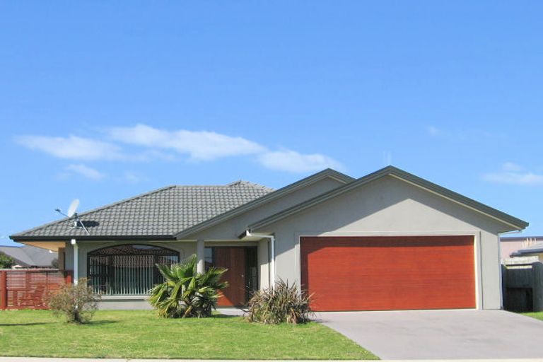 Photo of property in 17 Calypso Drive, Papamoa Beach, Papamoa, 3118