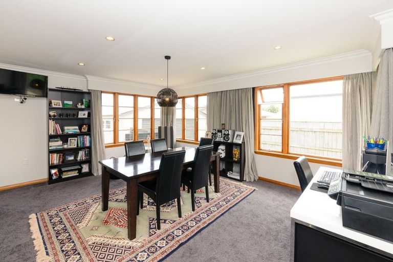 Photo of property in 4 Richmond Avenue, Takaro, Palmerston North, 4410