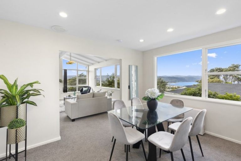 Photo of property in 5 Camellia Terrace, Maungaraki, Lower Hutt, 5010