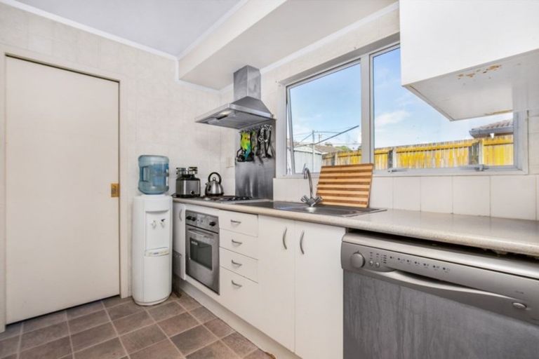 Photo of property in 3/3 Eulogy Place, Randwick Park, Auckland, 2105