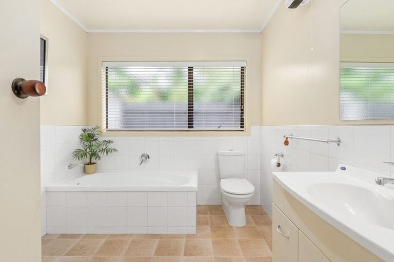 Photo of property in 48 Rutherford Street, Chedworth, Hamilton, 3210