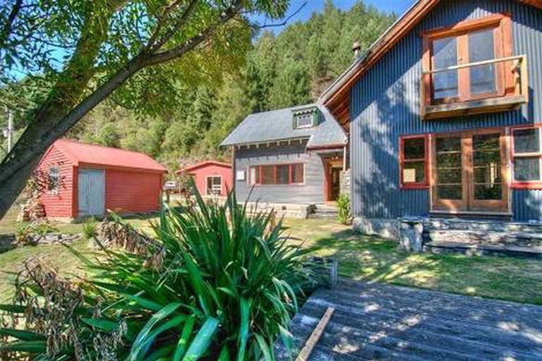 Photo of property in 685 Glenorchy-queenstown Road, Closeburn, Queenstown, 9371