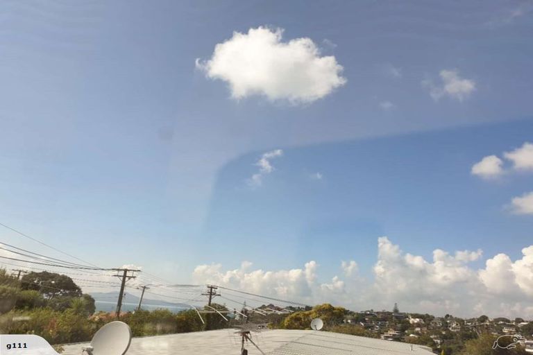 Photo of property in 3/2 Scarboro Terrace, Murrays Bay, Auckland, 0630