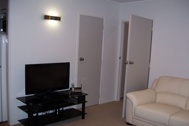 Photo of property in 2/10 Raewyn Place, Pakuranga, Auckland, 2010